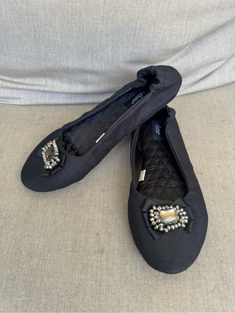 Soma, Black Embellished Ballet Flats with Jewel Accent, Size L (9/10)